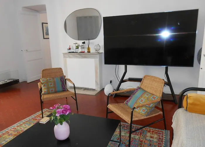 Exceptional Location Beaches Cours Saleya